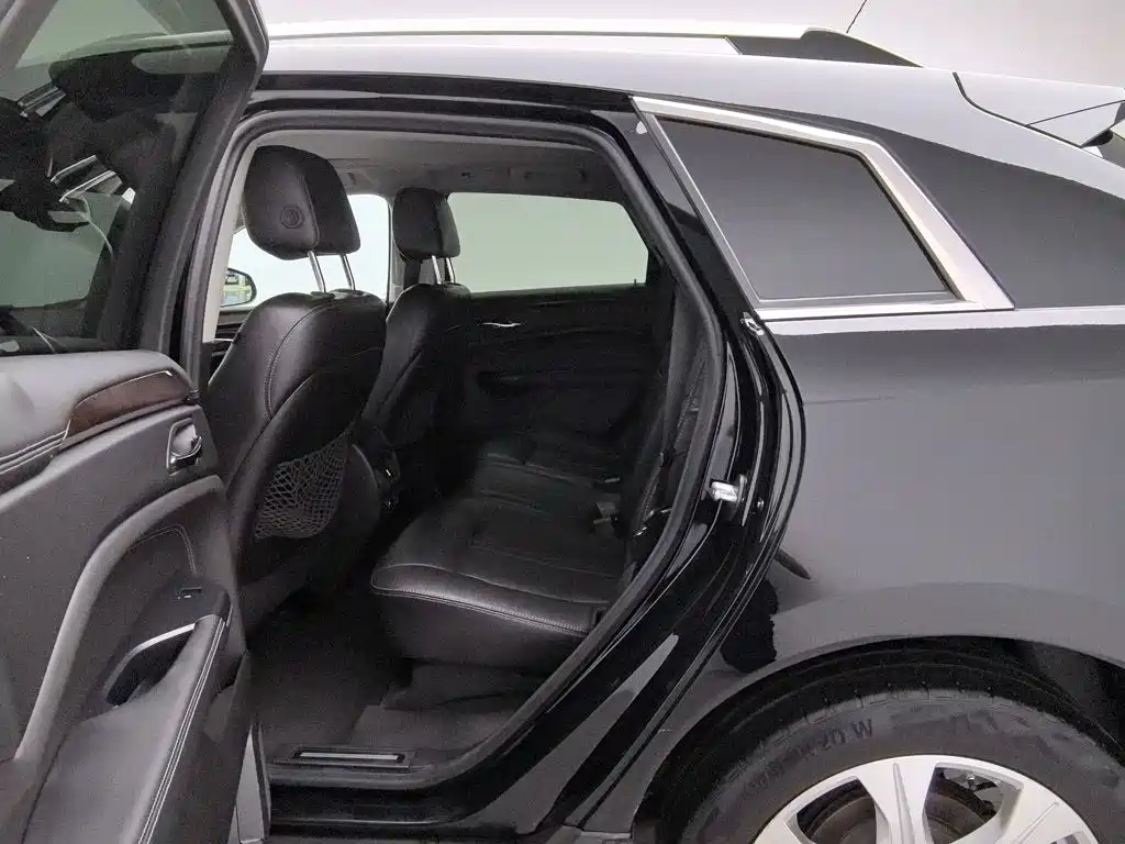 Cadillac SRX 2014 — фото 15