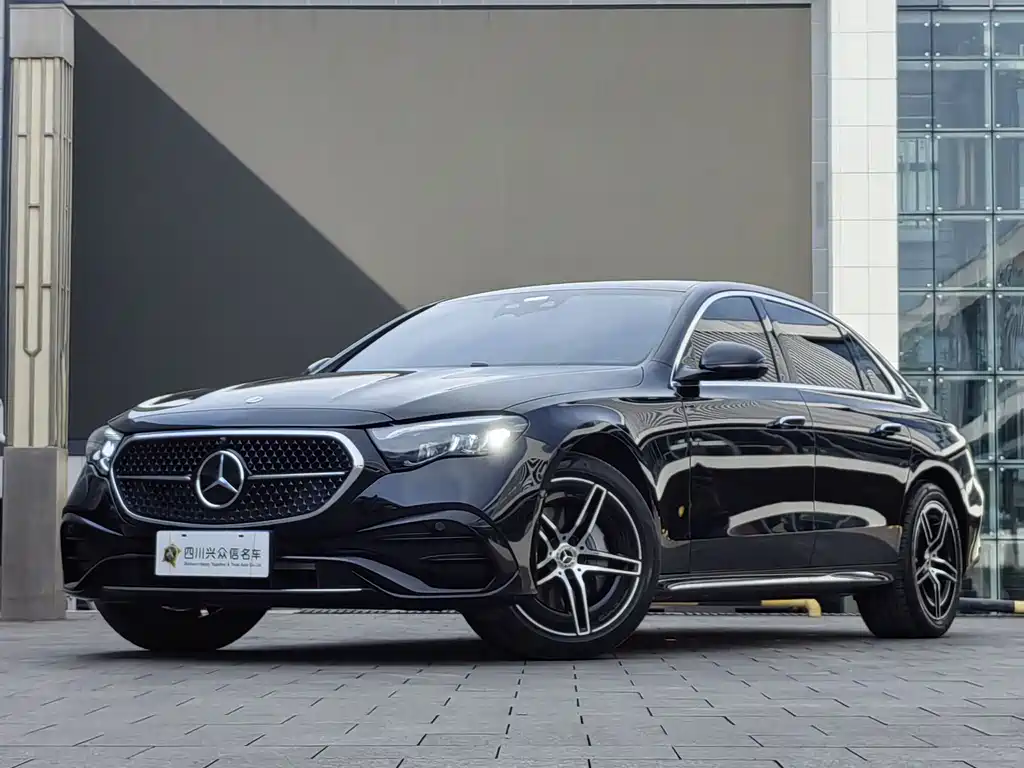 Mercedes-Benz E-Class 2025 — фото 1
