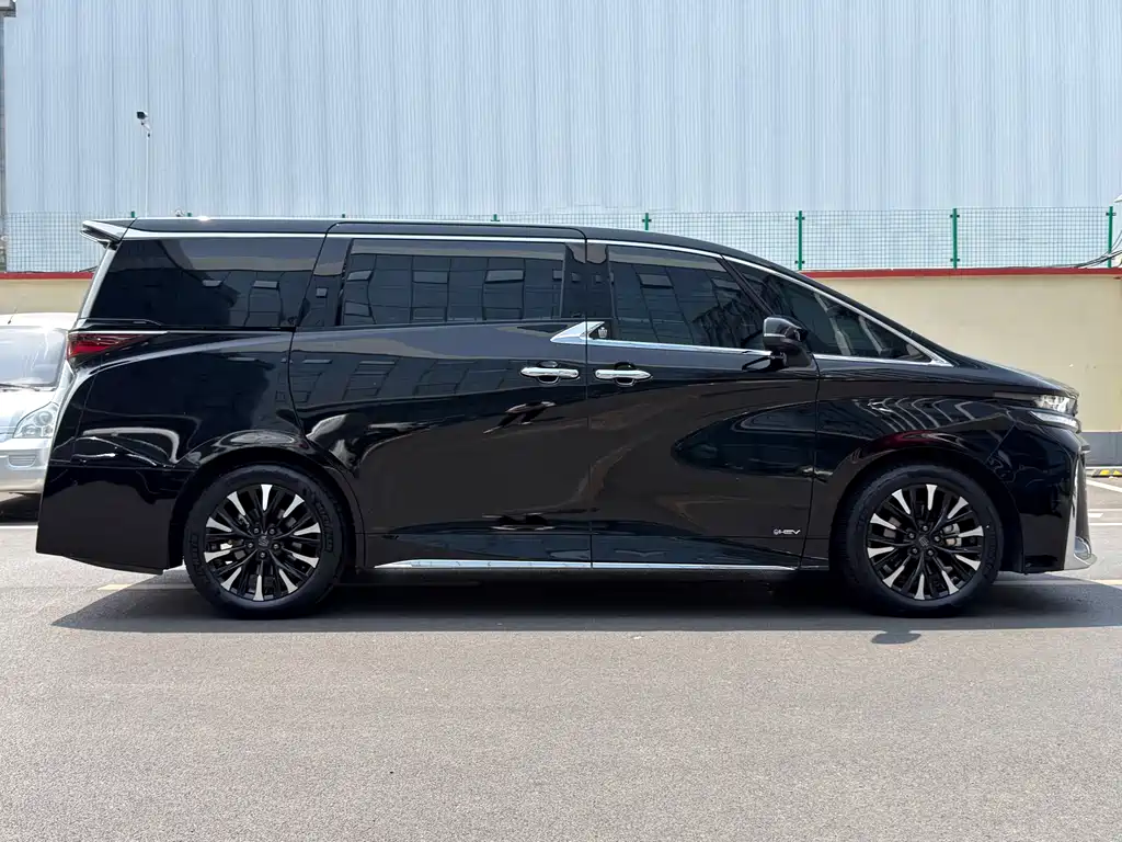 Toyota Vellfire 2024 — фото 15