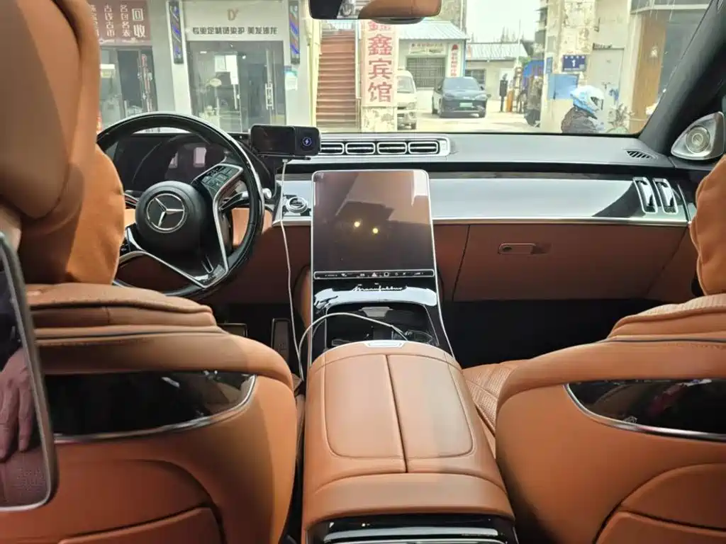 Mercedes-Benz Maybach S-Class 2023 — фото 12