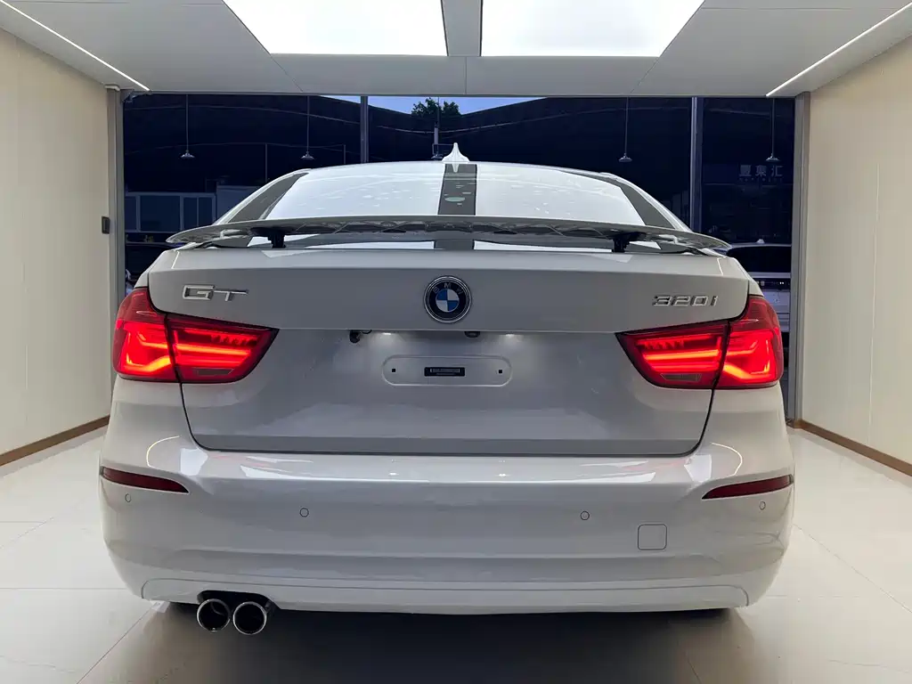 BMW 3 Series GT 2017 — фото 16