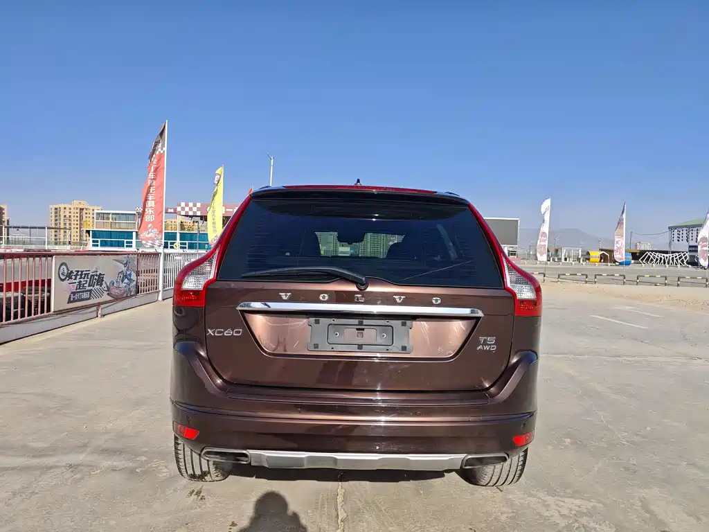 Volvo XC60 2017 — фото 21