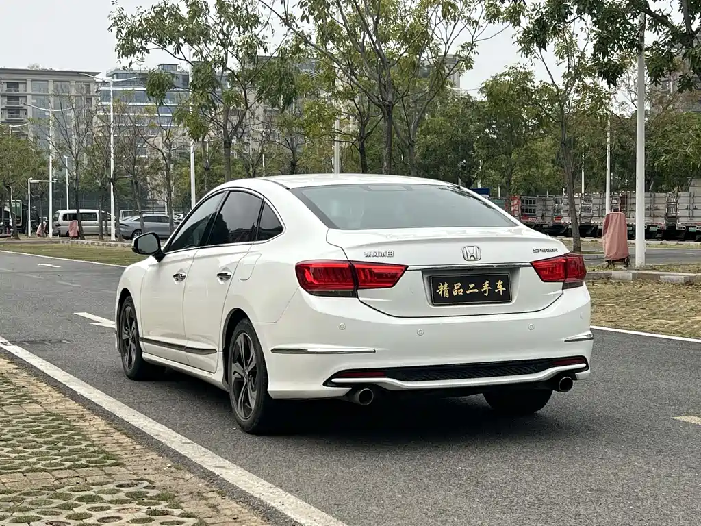 Honda Spirior 2016 — фото 20