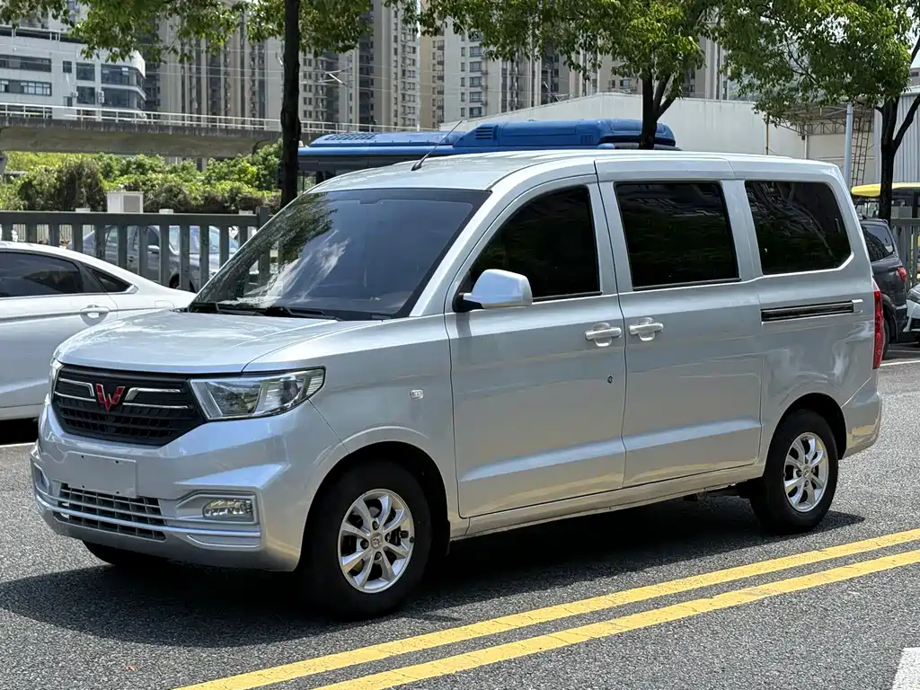 Wuling Hongguang V 2020 — фото 3