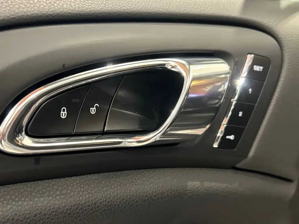 Porsche Cayenne 2016 — фото 8