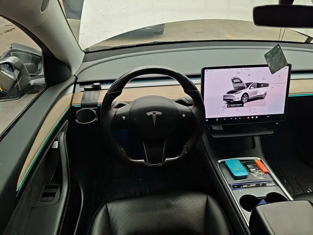 Tesla Model Y 2022 — фото 11