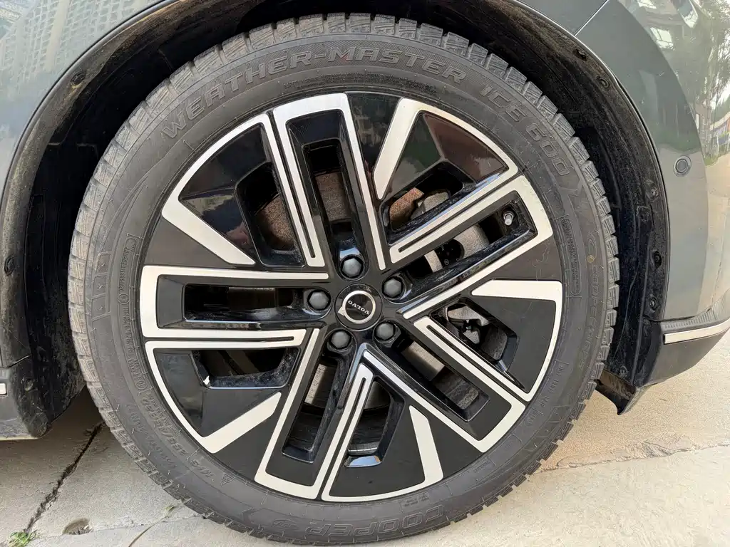 Volvo XC70 PHEV 2025 — фото 16