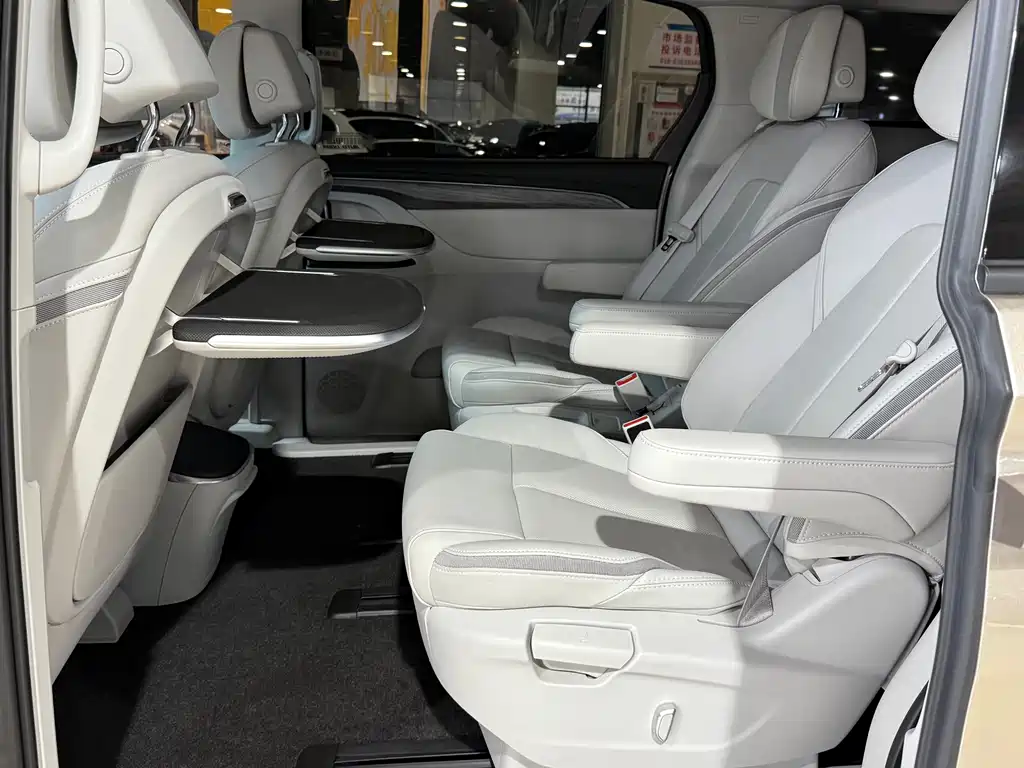 Buick GL8 2023