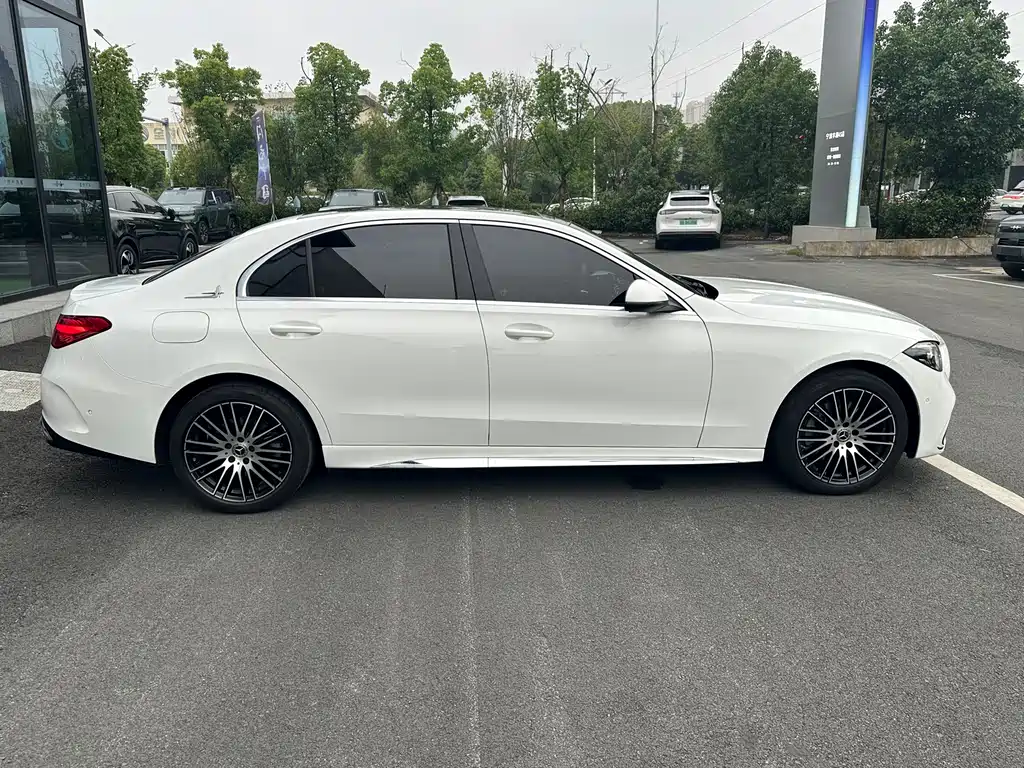 Mercedes-Benz C-Class 2022
