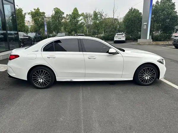 Mercedes-Benz C-Class 2022