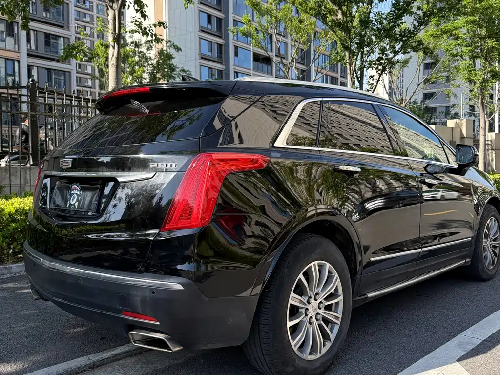 Cadillac XT5 2018 — фото 15