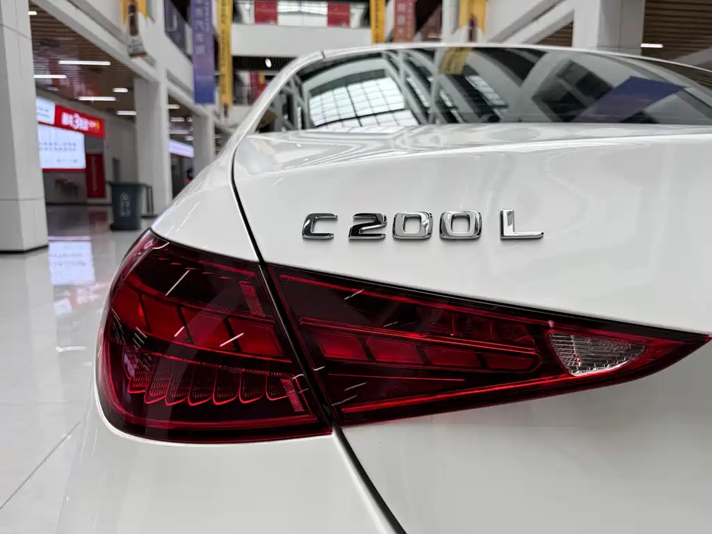 Mercedes-Benz C-Class 2023 — фото 23