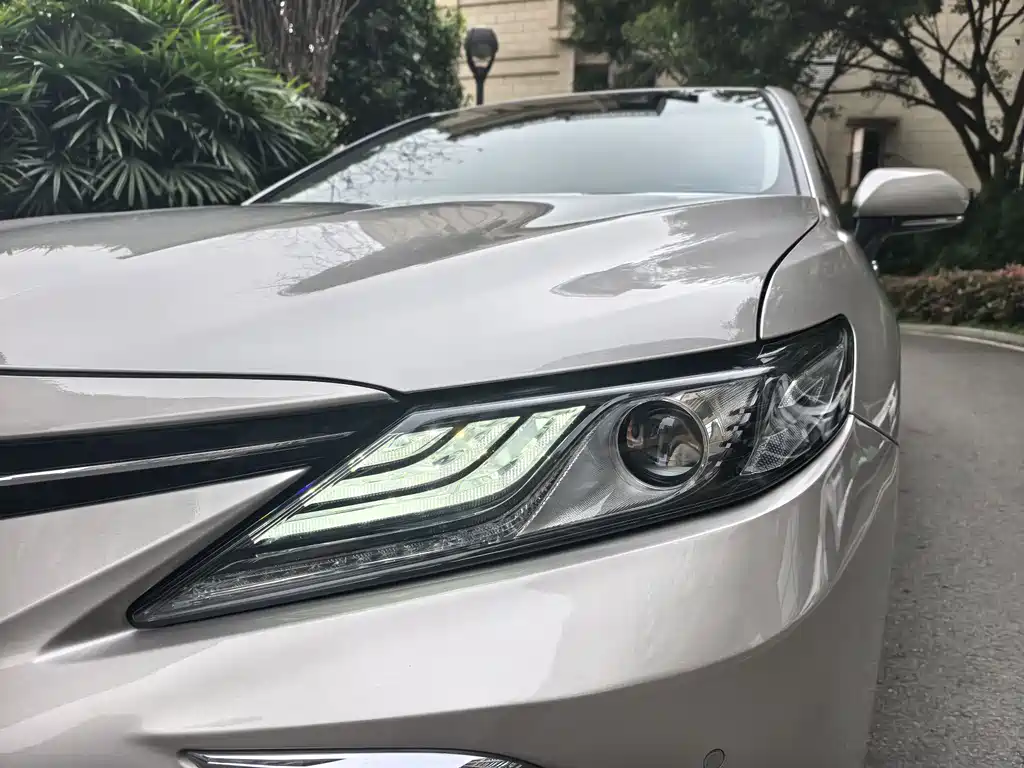 Toyota Camry 2022 — фото 13