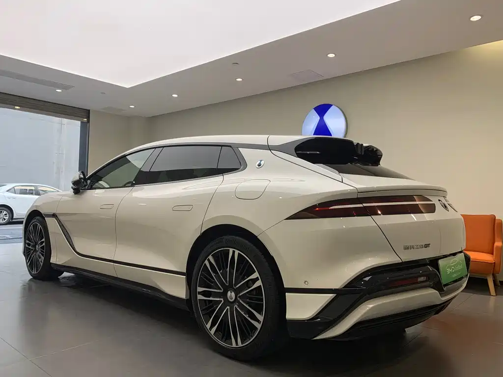 Denza Z9GT 2025