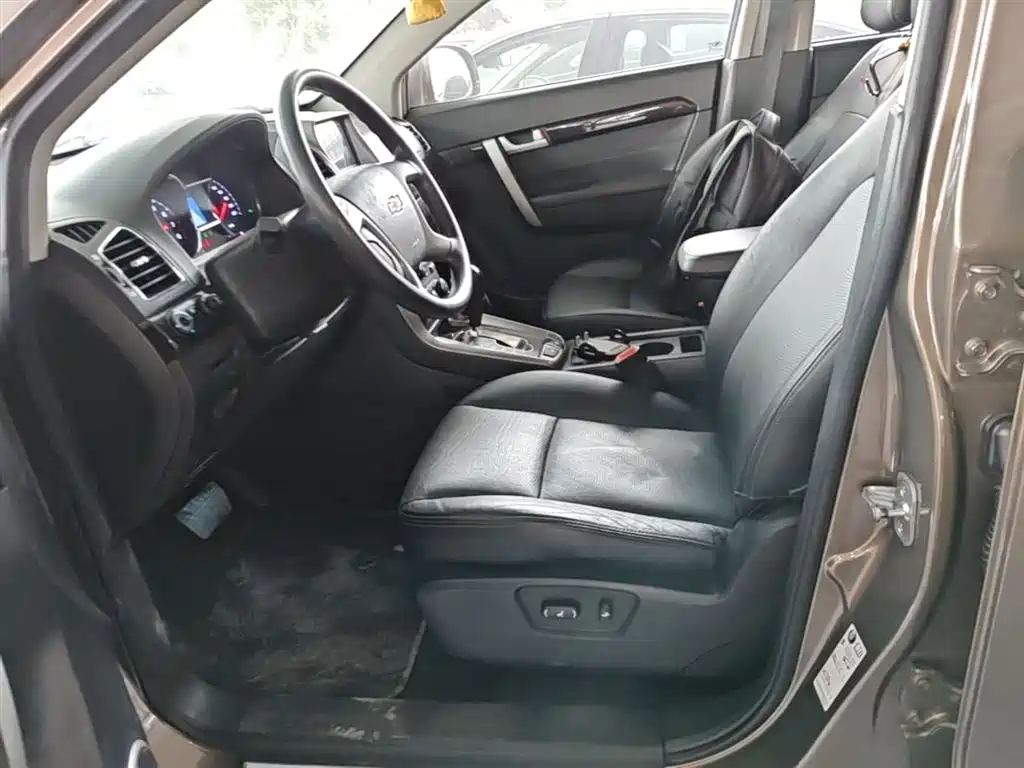 Chevrolet Captiva 2017 — фото 15