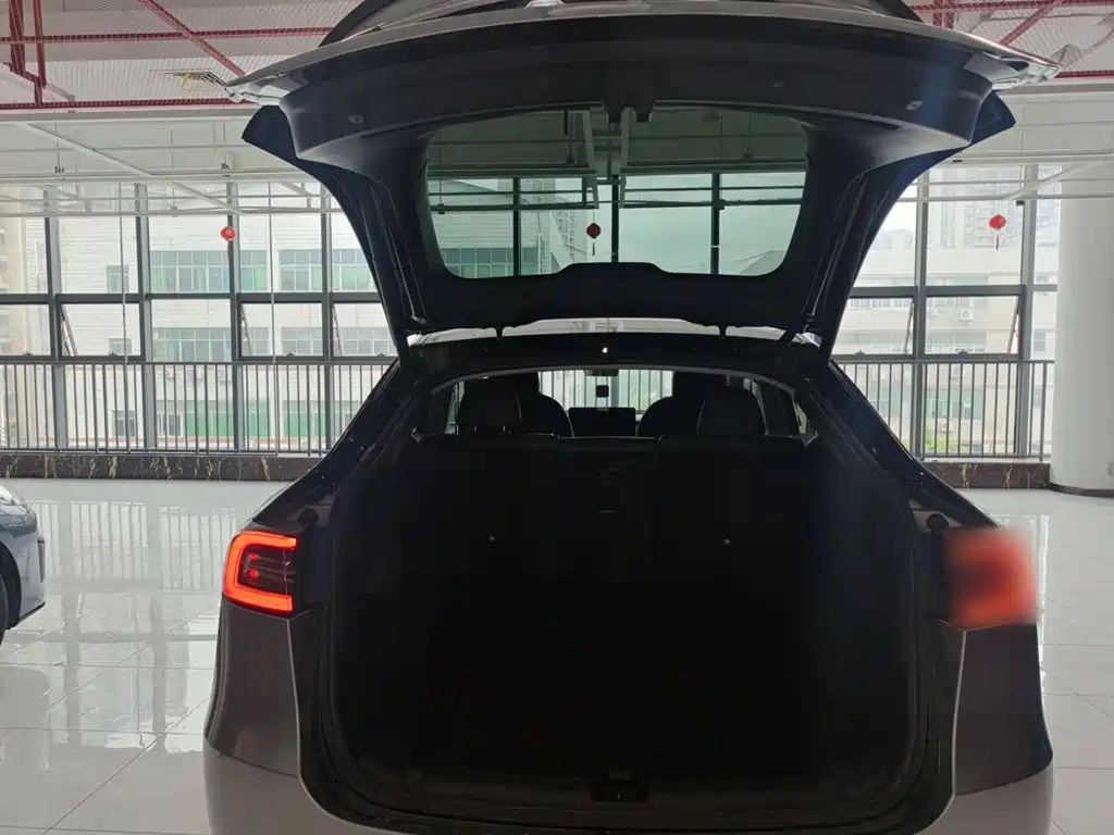Tesla Model Y 2022 — фото 19