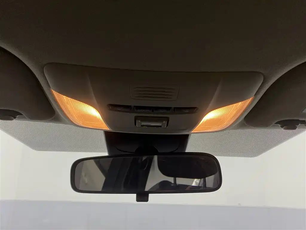 Toyota Corolla 2023 — фото 14