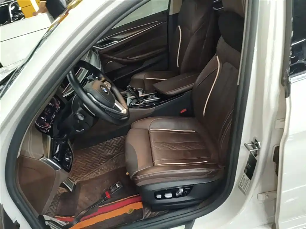 BMW 5 Series 2020 — фото 15