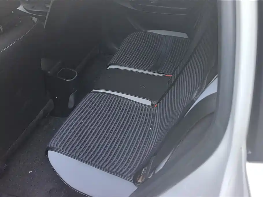 Toyota Yaris L 2021 — фото 11
