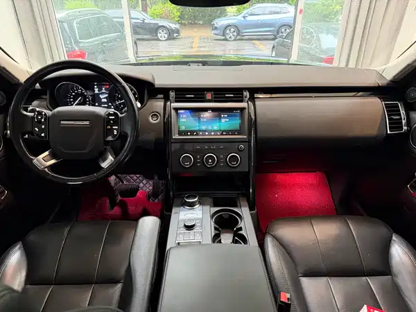 Land Rover Discovery 2018
