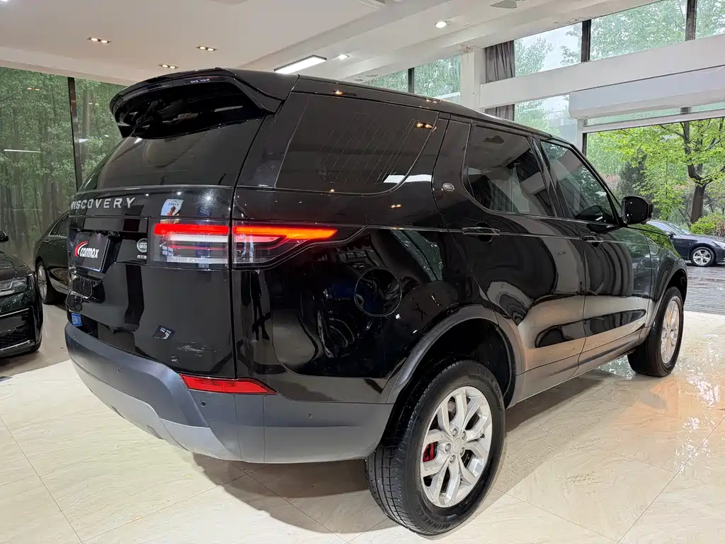 Land Rover Discovery 2019 — фото 9