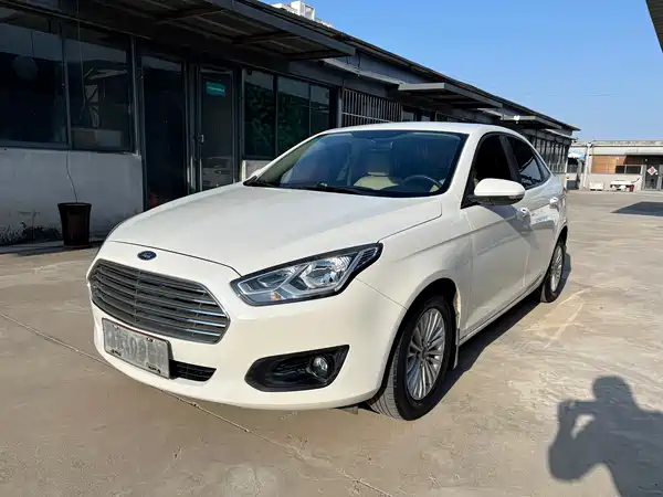 Ford Escort 2015