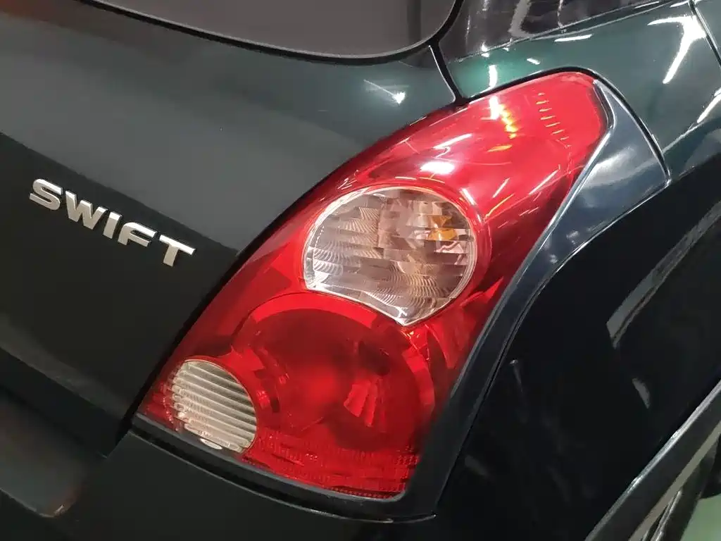 Suzuki Swift 2018 — фото 14