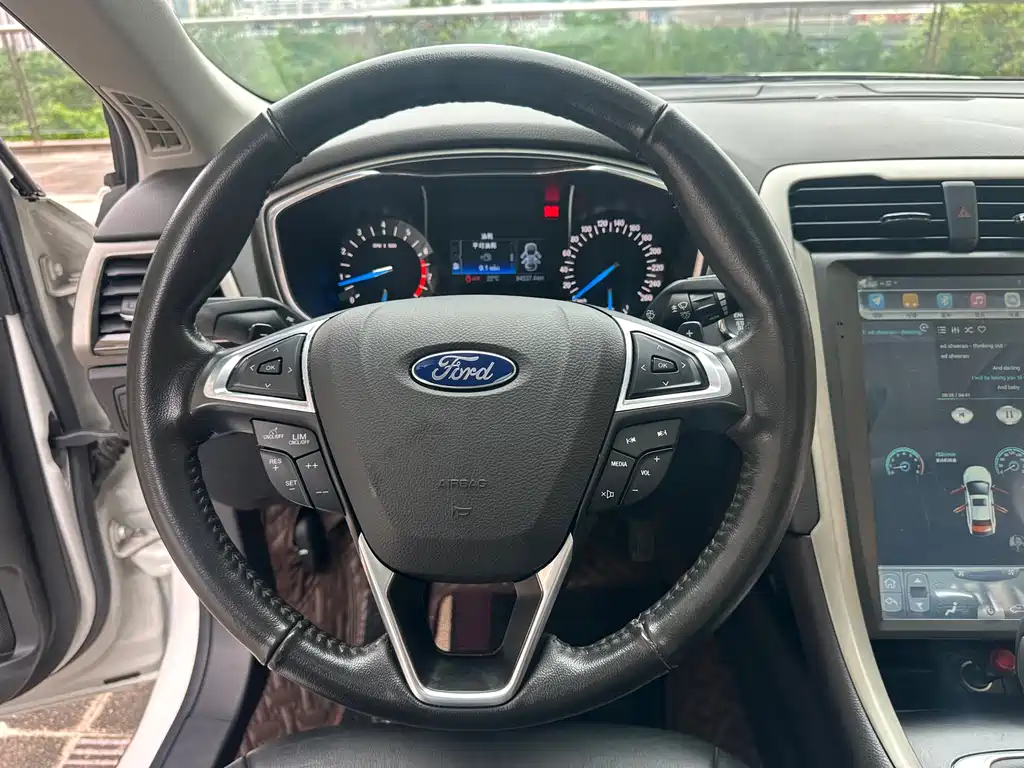 Ford Mondeo 2014 — фото 15
