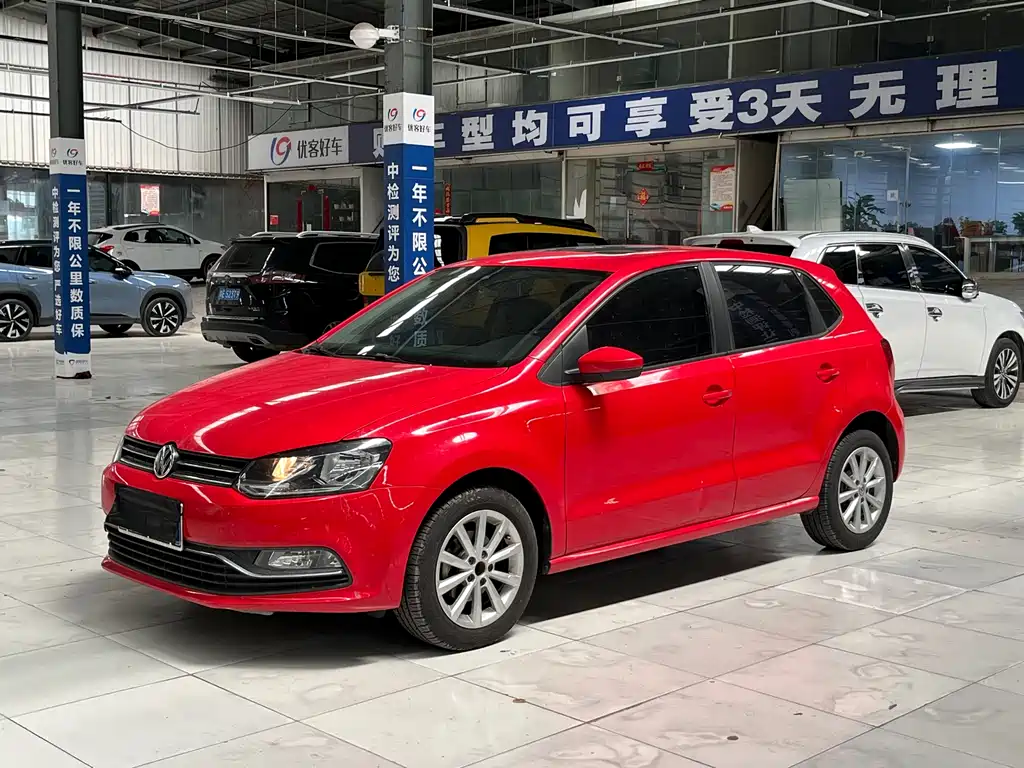 Volkswagen Polo 2015 — фото 1