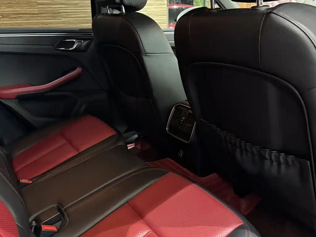 Porsche Macan 2019 — фото 12