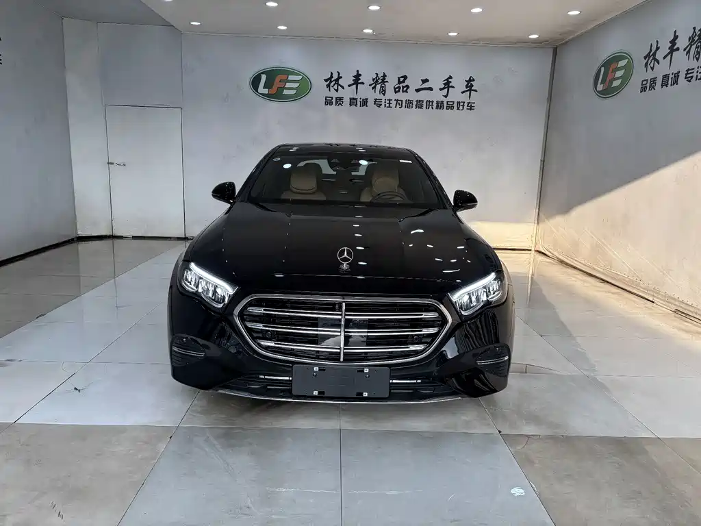 Mercedes-Benz E-Class 2025 — фото 3