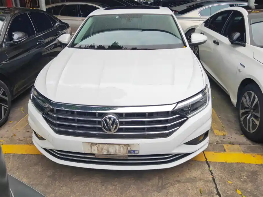 Volkswagen Sagitar 2022