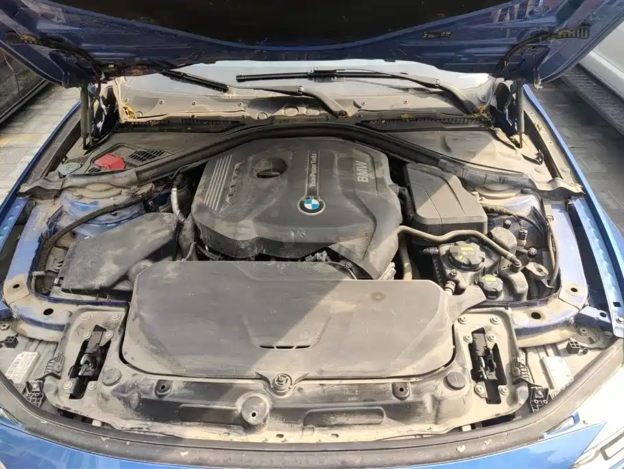 BMW 3 Series 2018 — фото 10