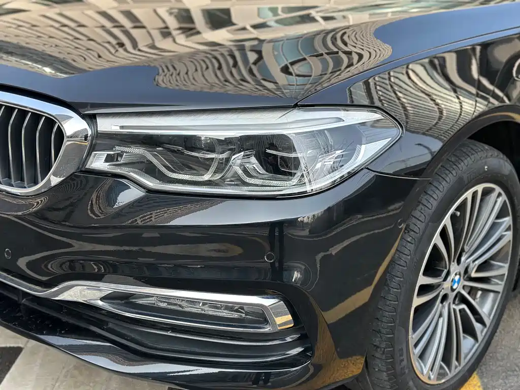 BMW 5 Series 2018 — фото 7