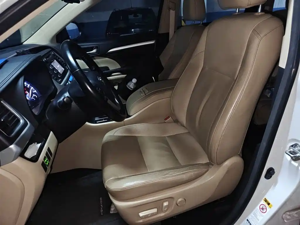 Toyota Highlander 2017 — фото 12