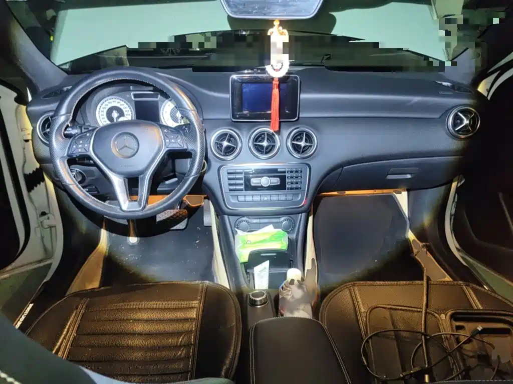 Mercedes-Benz A-Class 2015 — фото 13