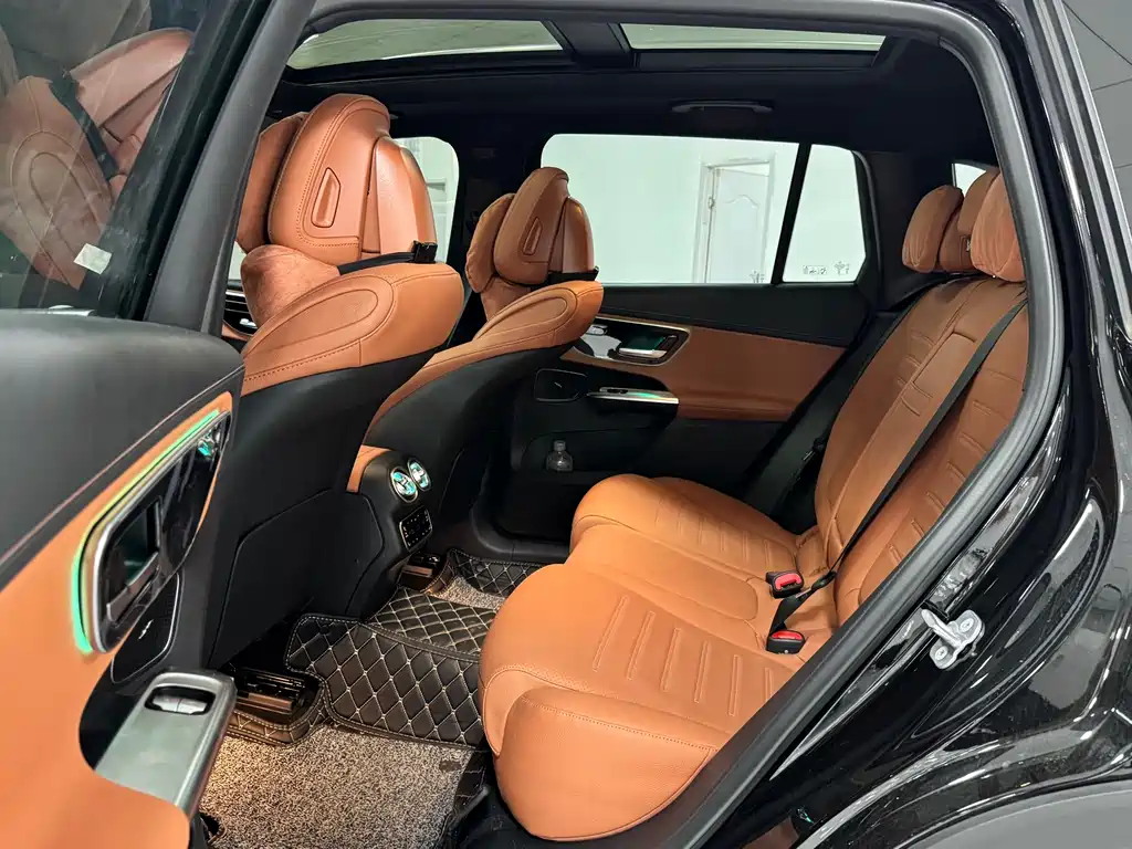 Mercedes-Benz GLC 2025