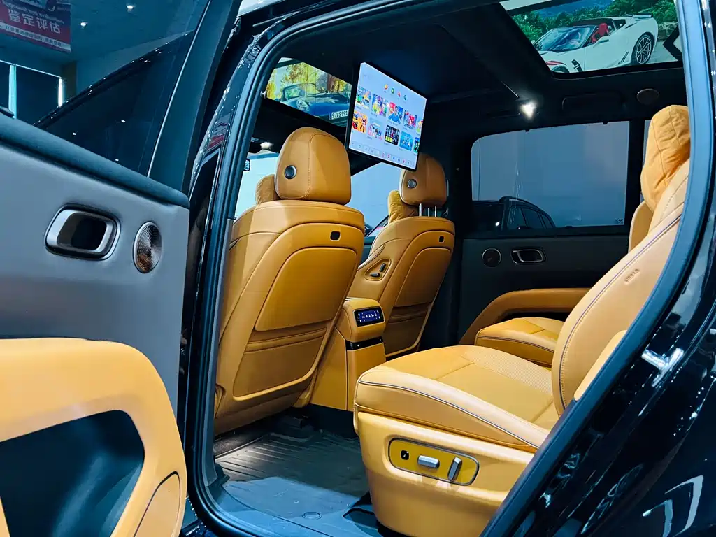 Li Auto i8 2025