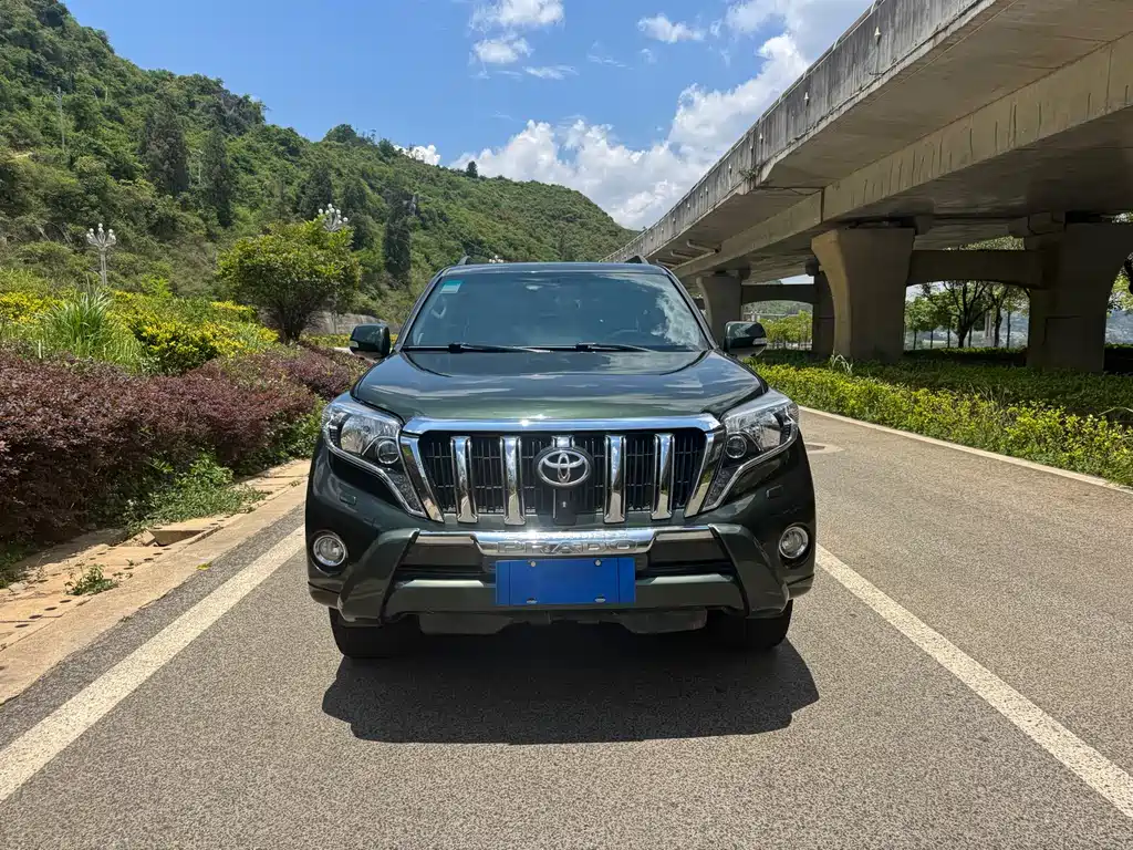 Toyota Prado 2015 — фото 10