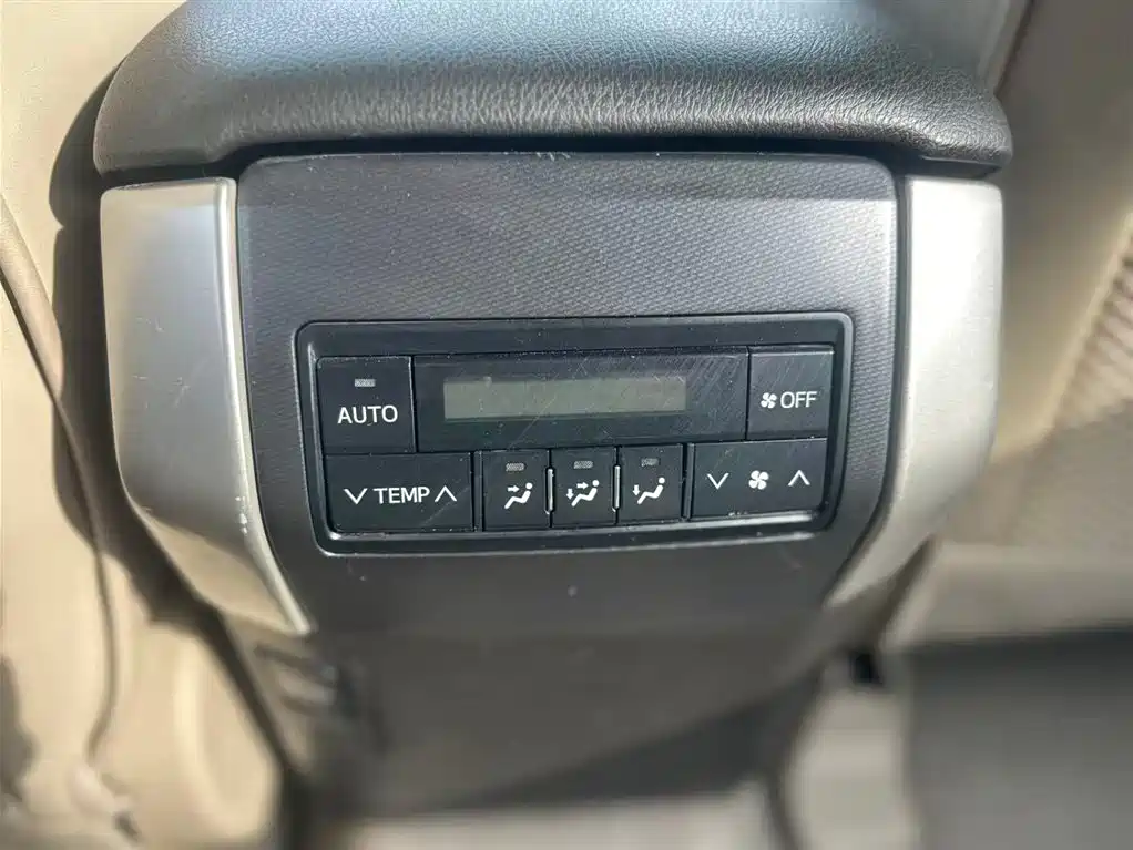 Toyota Prado 2013 — фото 26