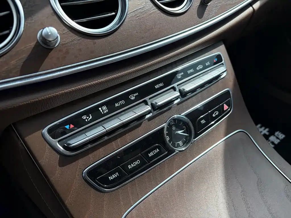Mercedes-Benz E-Class 2020 — фото 11