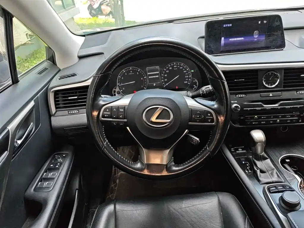 Lexus RX 2017 — фото 11
