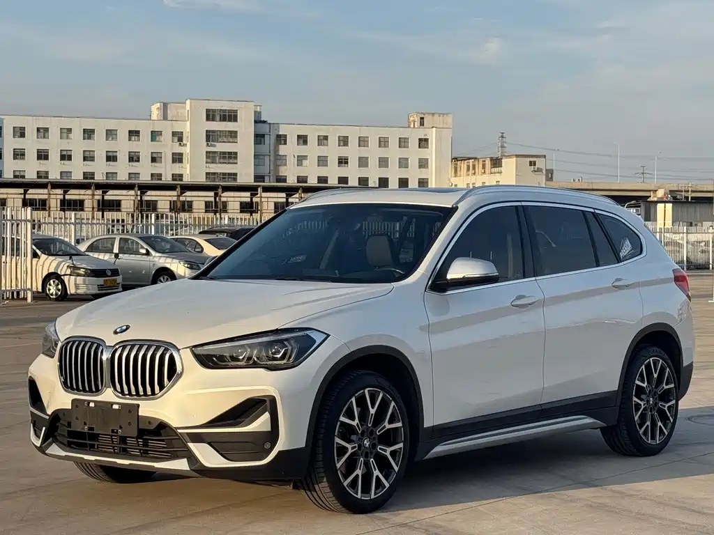 BMW X1 2021 — фото 1
