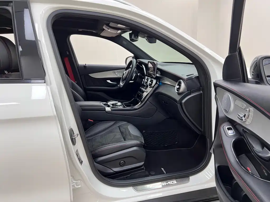 Mercedes-Benz GLC AMG 2019 — фото 32