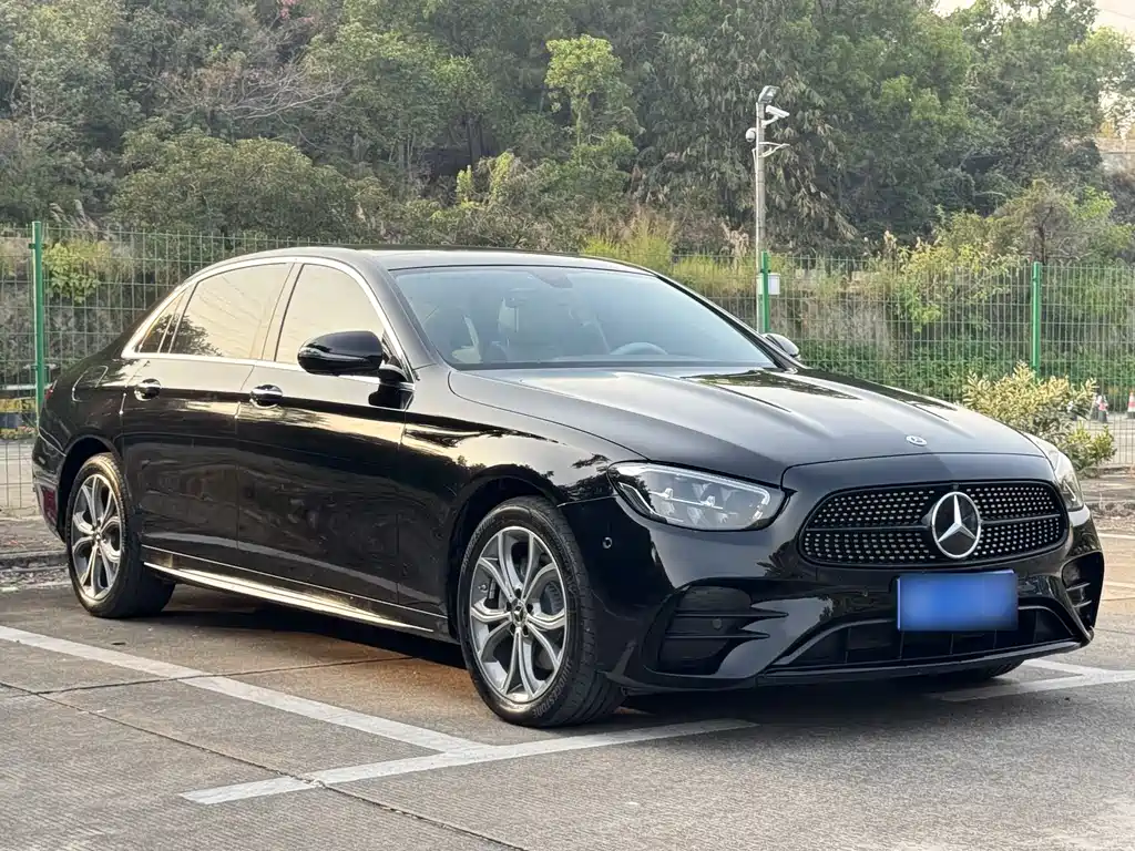 Mercedes-Benz E-Class 2022