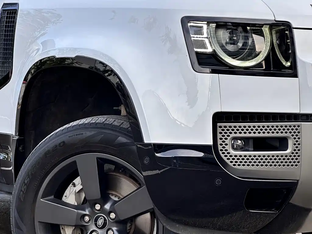 Land Rover Defender 2023 — фото 11