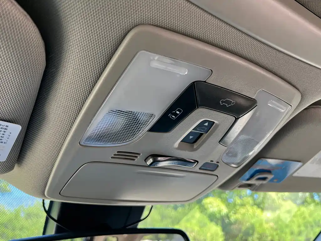 Toyota Sienna 2019 — фото 15