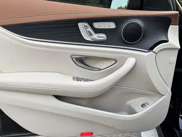 Mercedes-Benz E-Class 2022