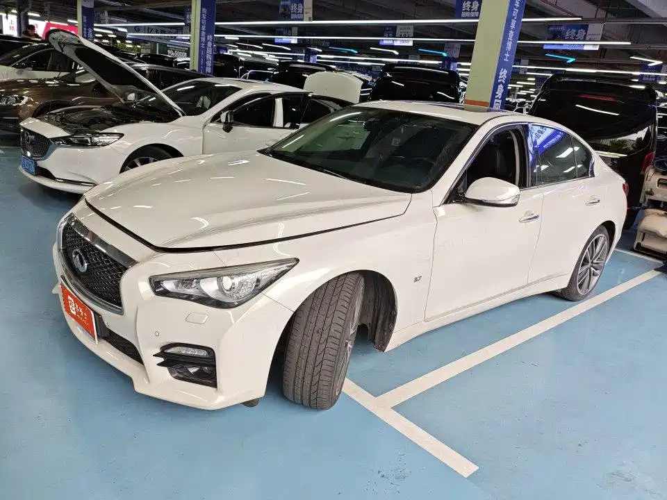 Infiniti Q50 2016