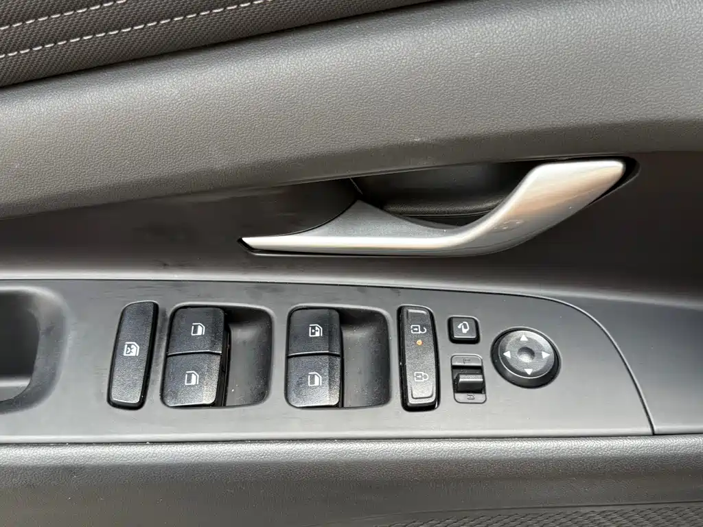 Hyundai Elantra 2024 — фото 17
